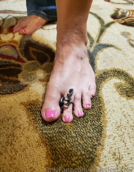 Sweetfeet2187 photo 17