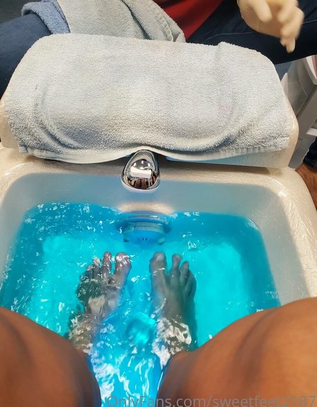 Sweetfeet2187 photo 24