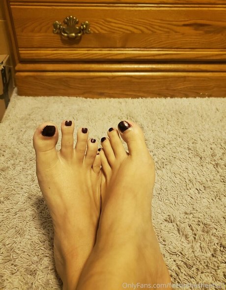 Sweetfeet2187 photo 37