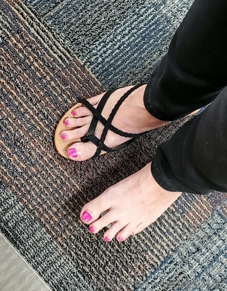 Sweetfeet2187 photo 106