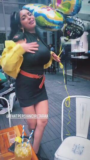 Tara Yazdi photo 105