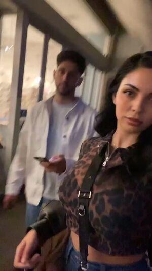 Tara Yazdi photo 108