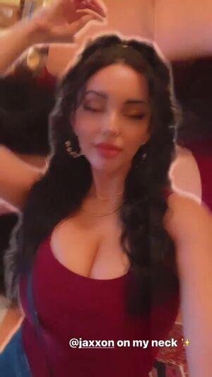 Tara Yazdi photo 112