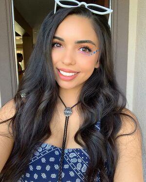 Tara Yazdi photo 134