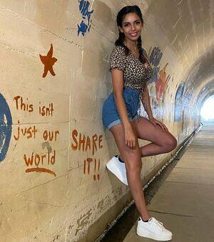 Tara Yazdi photo 144