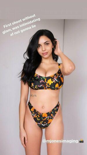 Tara Yazdi photo 147