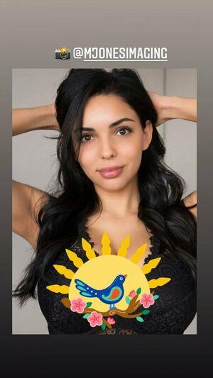 Tara Yazdi photo 151