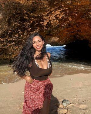 Tara Yazdi photo 153