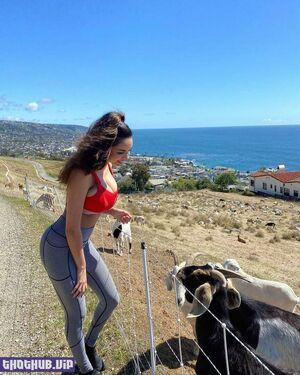 Tara Yazdi photo 158