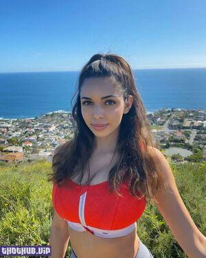 Tara Yazdi photo 160