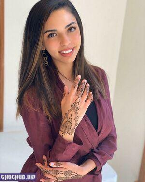 Tara Yazdi photo 161