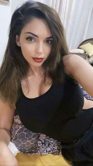 Tara Yazdi photo 204