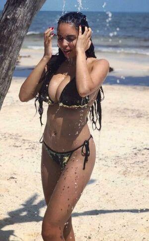 Tara Yazdi photo 212