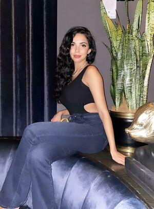 Tara Yazdi photo 217