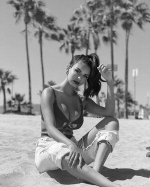 Tara Yazdi photo 232