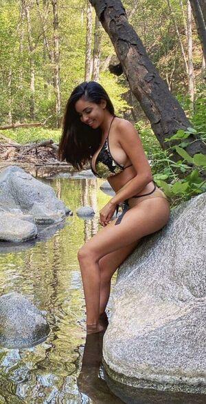 Tara Yazdi photo 249