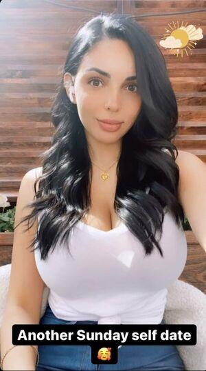 Tara Yazdi photo 258