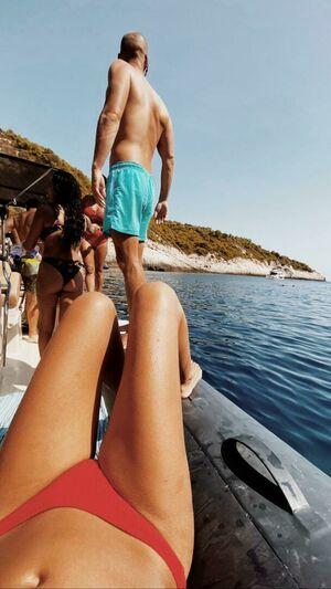 Tara Yazdi photo 265