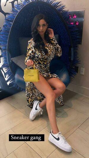 Tara Yazdi photo 277