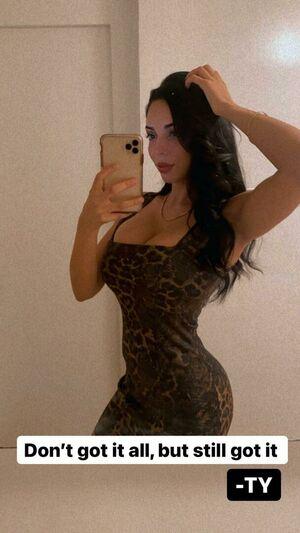 Tara Yazdi photo 288