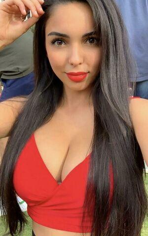 Tara Yazdi photo 293