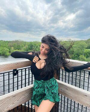 Tara Yazdi photo 298