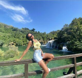 Tara Yazdi photo 309