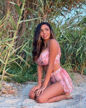 Tara Yazdi photo 313