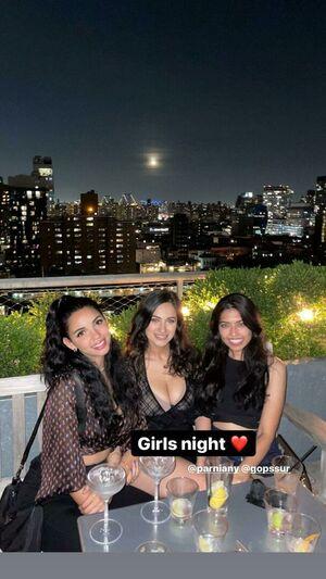 Tara Yazdi photo 332