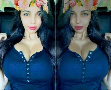 Tara Yazdi photo 342