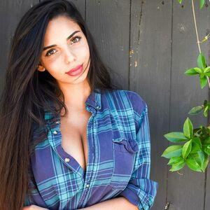 Tara Yazdi photo 352