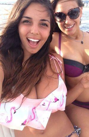 Tara Yazdi photo 353