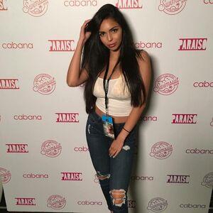 Tara Yazdi photo 374