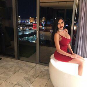 Tara Yazdi photo 376