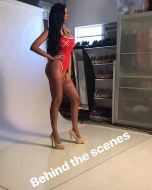 Tara Yazdi photo 377