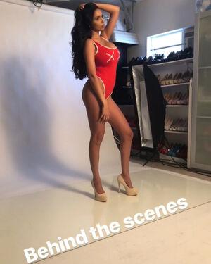 Tara Yazdi photo 378