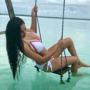 Tara Yazdi photo 394