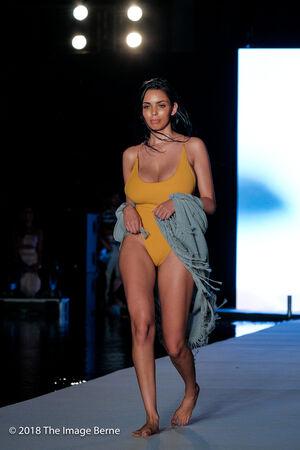 Tara Yazdi photo 418