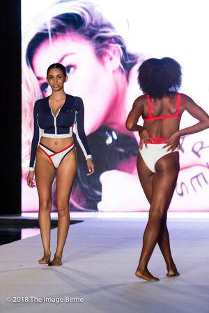 Tara Yazdi photo 420