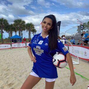 Tara Yazdi photo 427