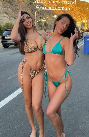 Tara Yazdi photo 437