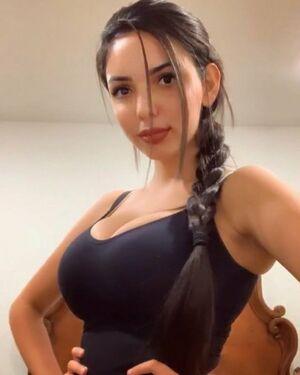 Tara Yazdi photo 444