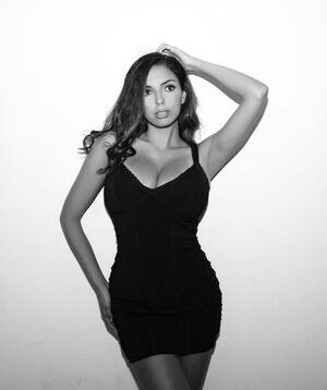 Tara Yazdi photo 467