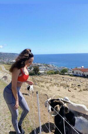 Tara Yazdi photo 479