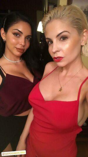 Tara Yazdi photo 485