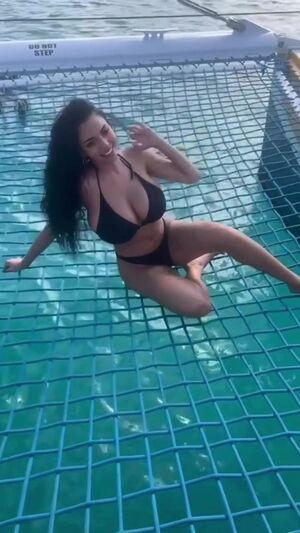 Tara Yazdi photo 506