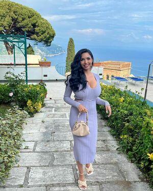 Tara Yazdi photo 515