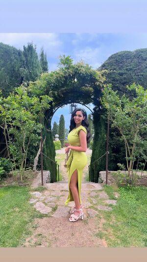 Tara Yazdi photo 516