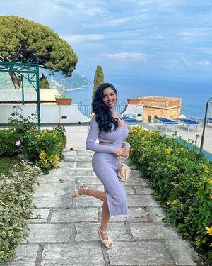 Tara Yazdi photo 518