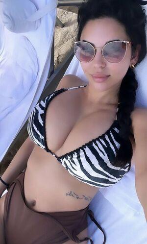 Tara Yazdi photo 521